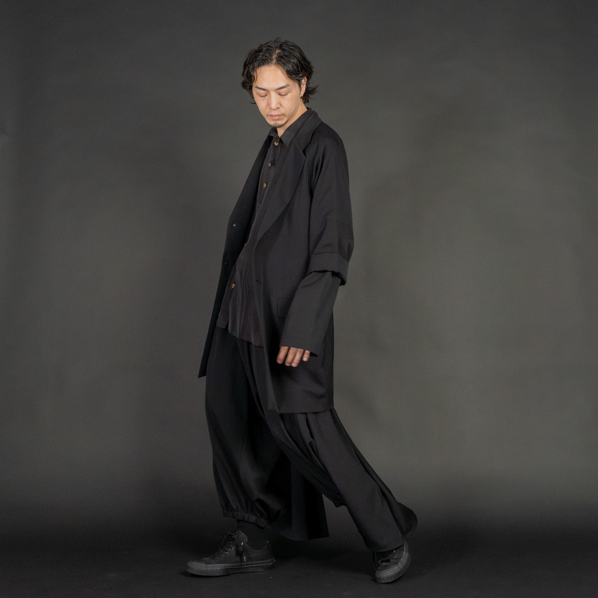 ヨウジヤマモト24年秋冬 袖捲りジャケット | HUES 福岡セレクトショップ