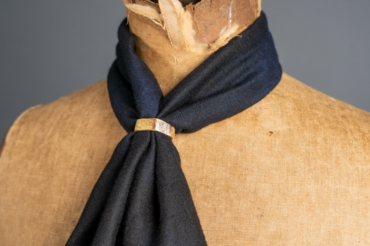 アラキユウ カシミヤスカーフ2種類入荷 | HUES 福岡セレクトショップ