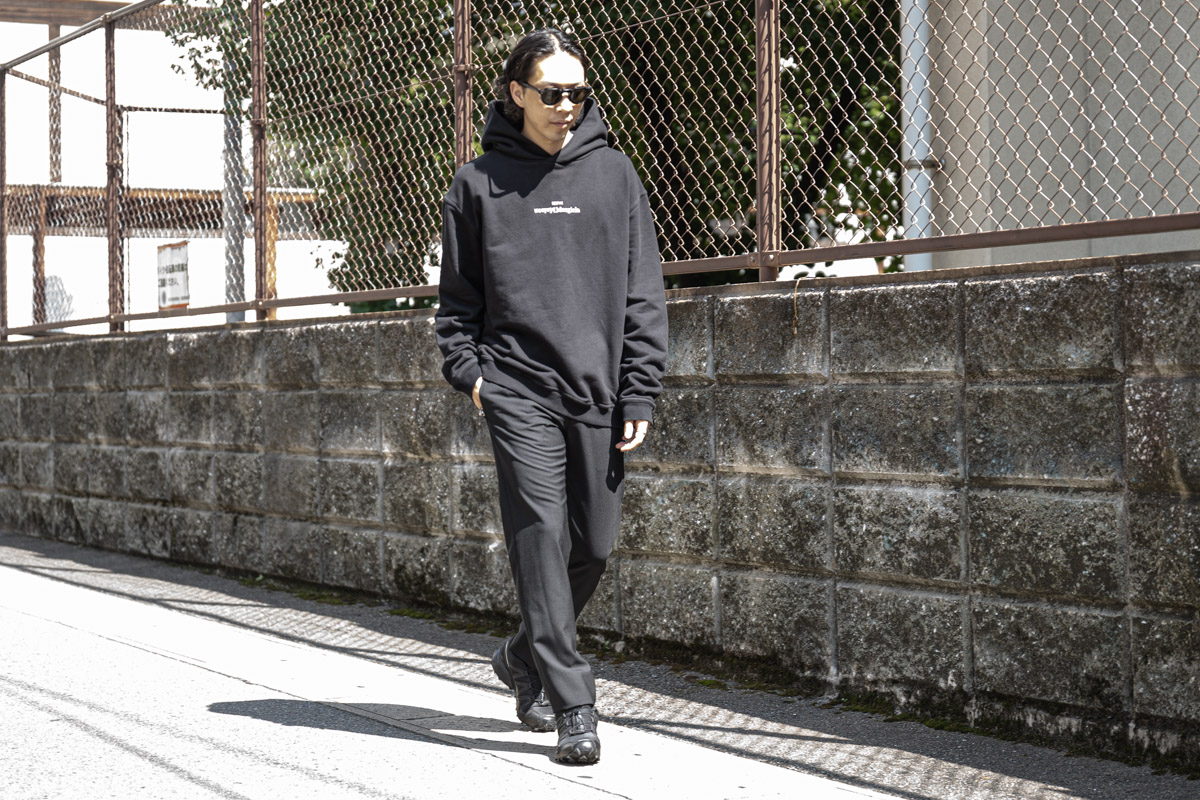 メゾンマルジェラのリバースロゴパーカー | HUES 福岡セレクトショップ