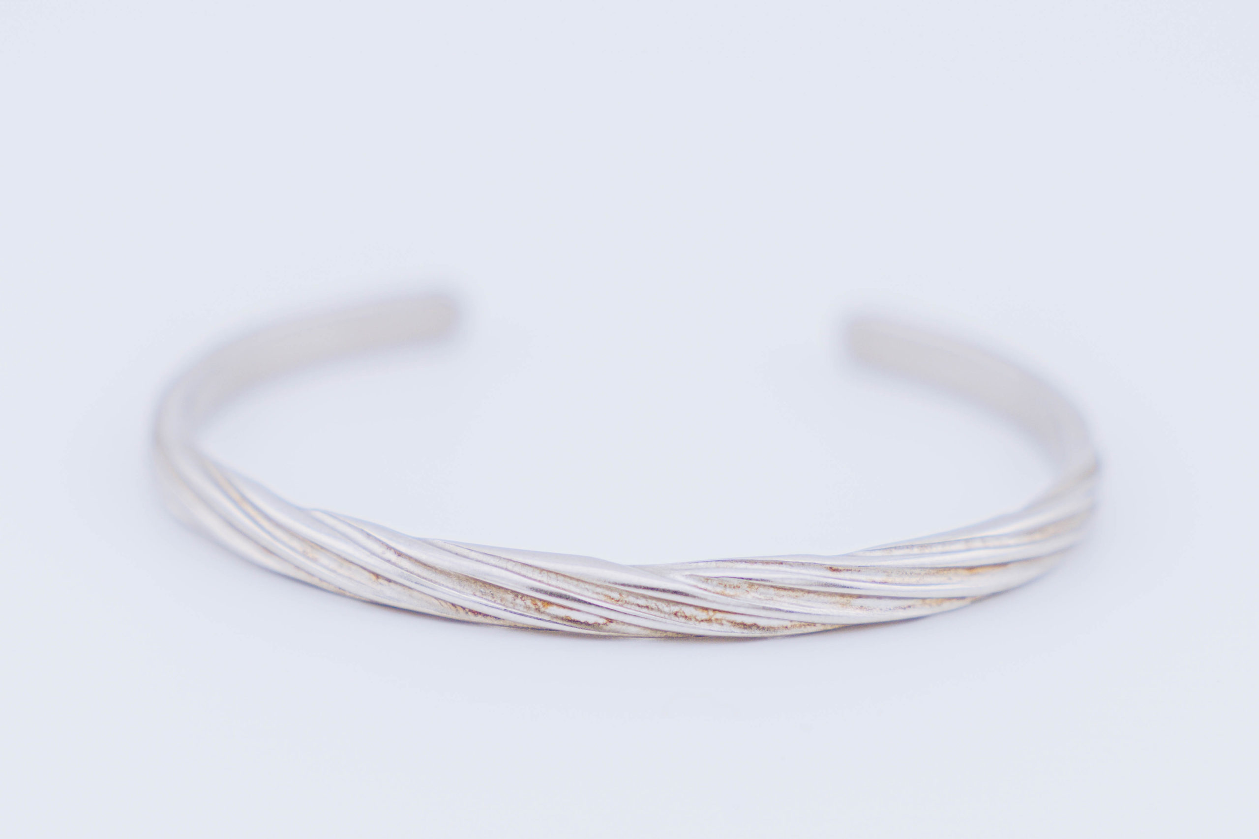 メゾンマルジェラのバングル | HUES 福岡セレクトショップ