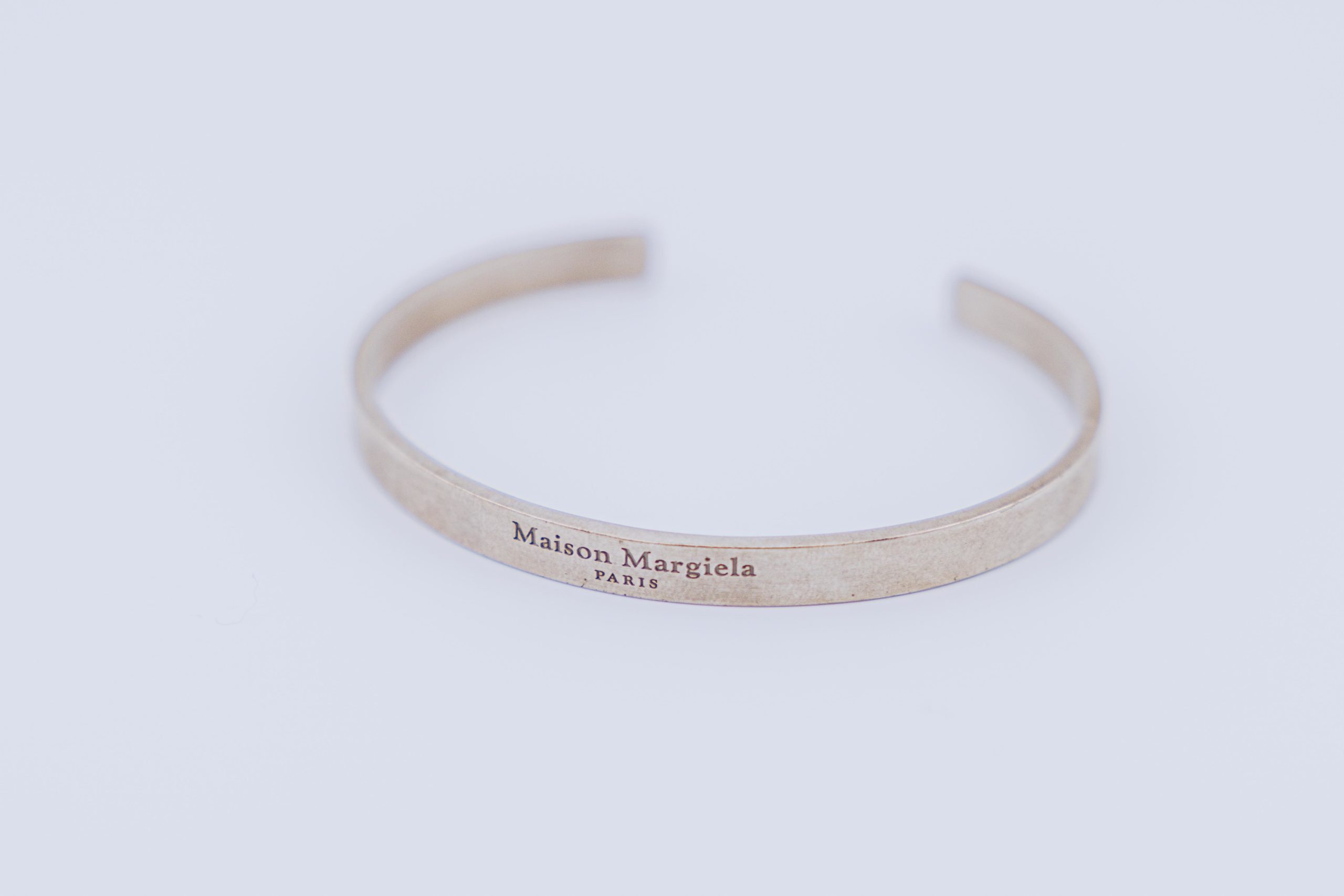 メゾンマルジェラのバングル | HUES 福岡セレクトショップ