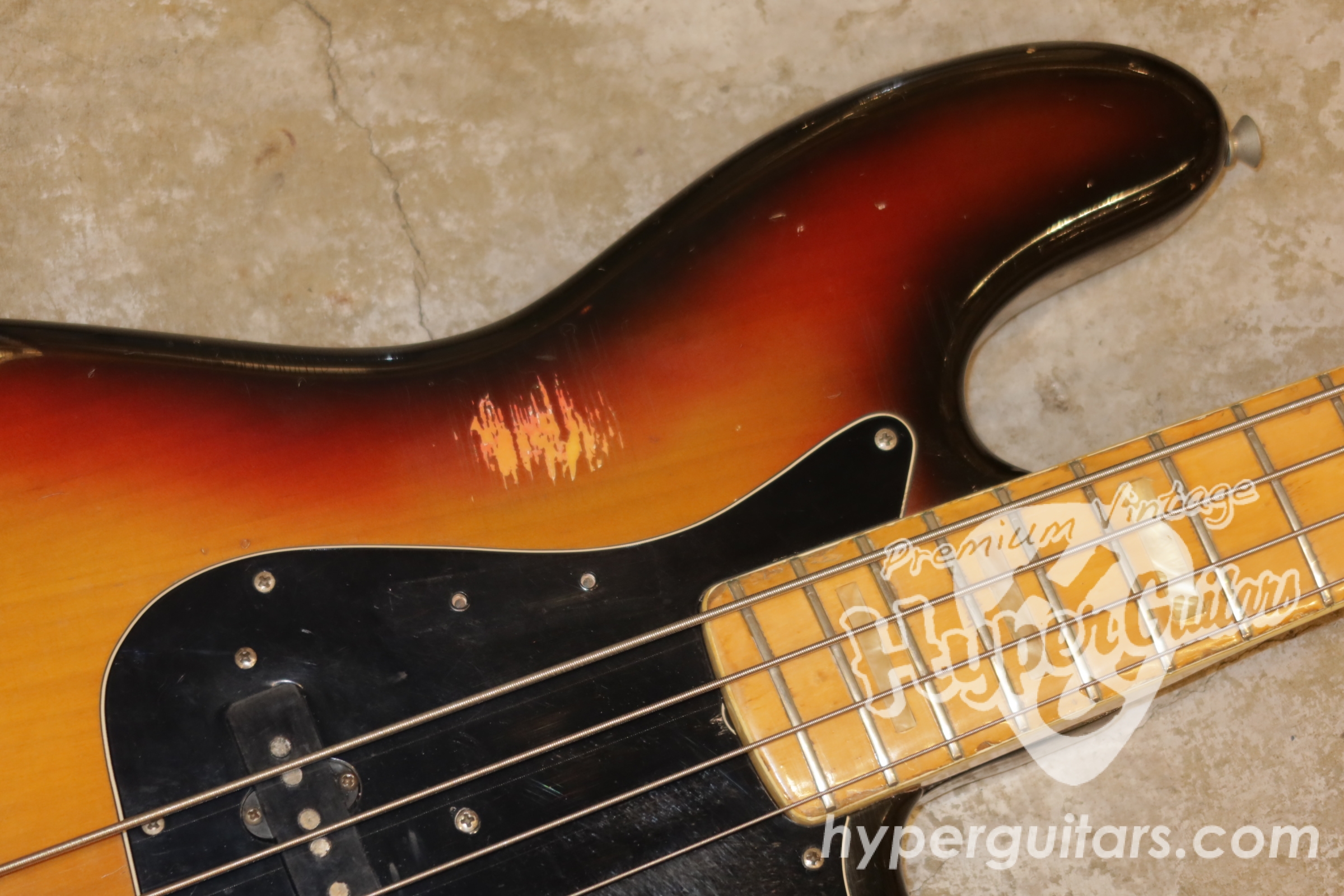 Fender '75 Jazz Bass - サンバースト / メイプル - ハイパーギターズ