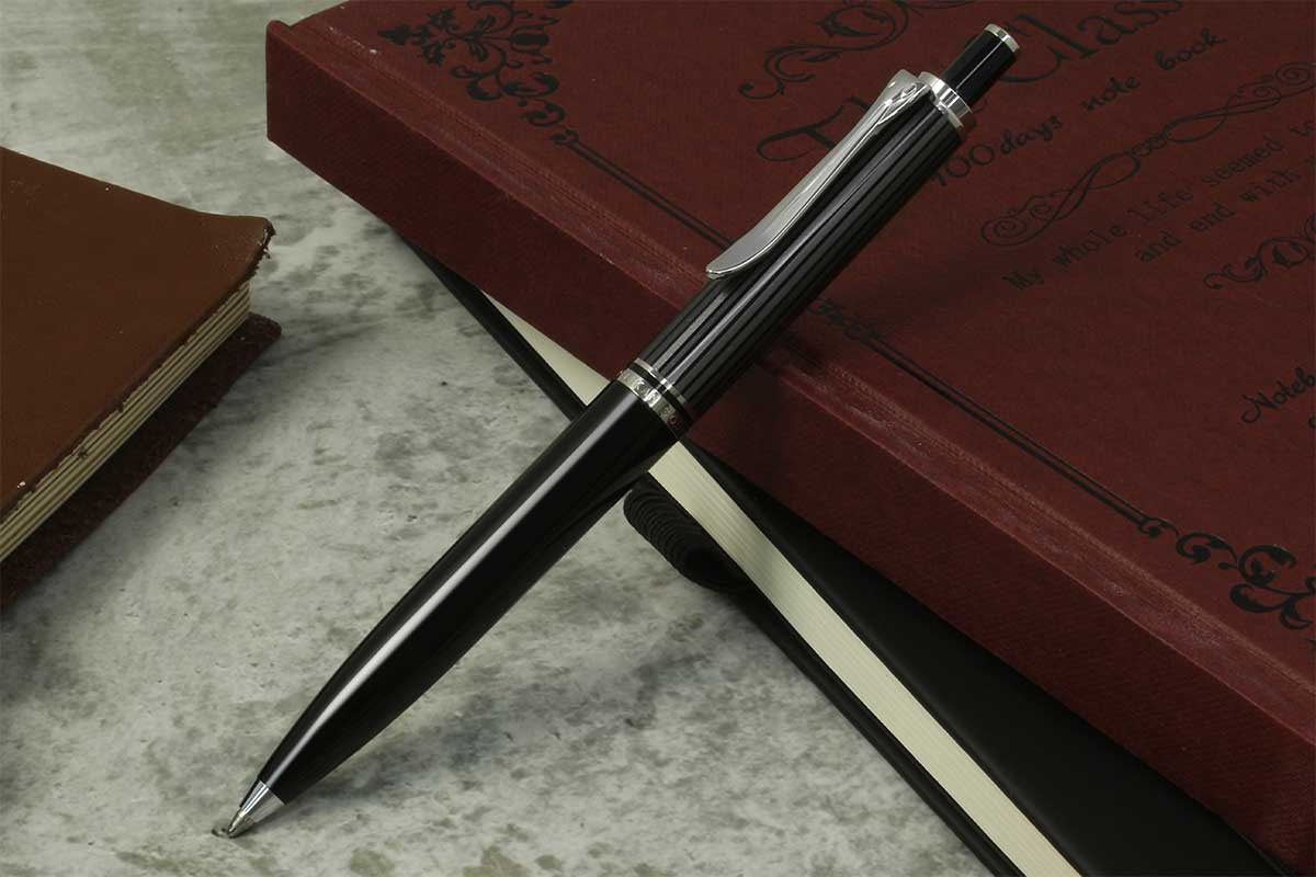 ペリカン（Pelikan） ボールペンスーベレーン K405 ブラックストライプ