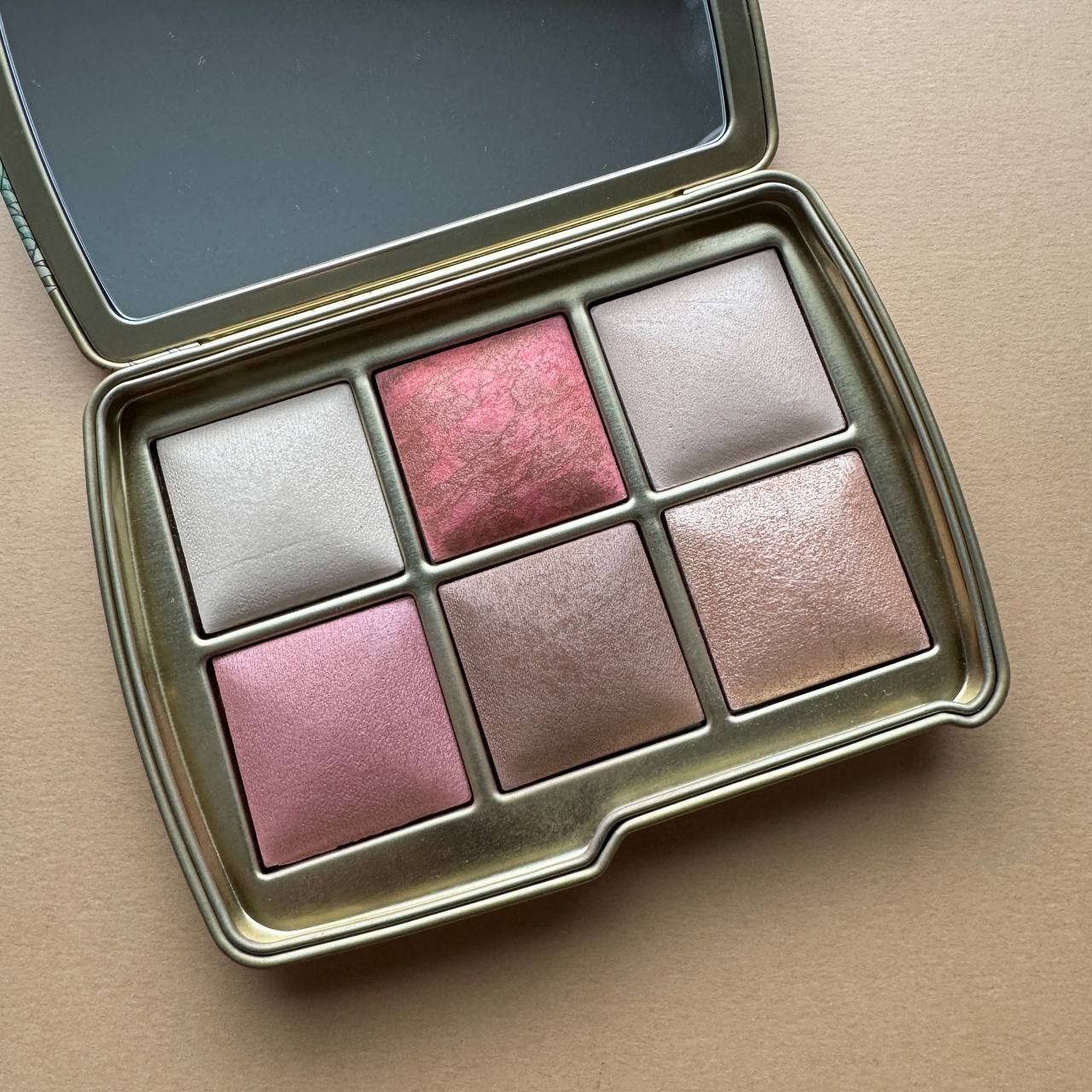 Hourglass Ambient Lighting Edit Unlocked Palette, Dragon | Beauty