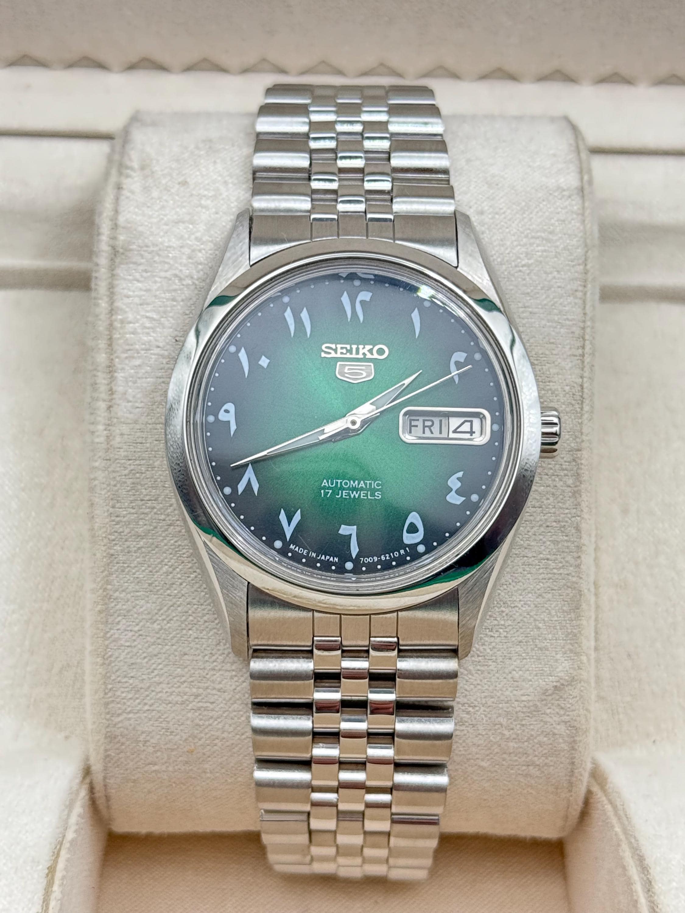 MOD カスタム腕時計 ピラミッドベゼルアラビック文字盤ワッフルラグスポ