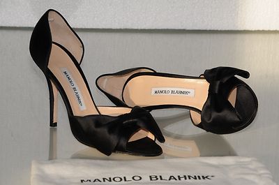 $775 New MANOLO BLAHNIK CLAUSADO BOW BLACK SATIN Dorsay Heels