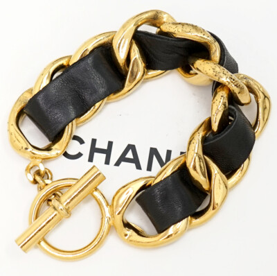 CHANEL CC Logo Toggle Black Leather Bracelet 7.8