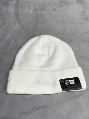 New with tags Supreme Beanie White & Red Box Logo Winter Cap Hat