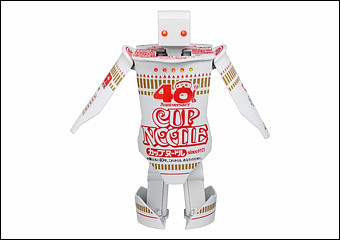 変形ギミック搭載、LEDが光りトリビアを語り出す「カップヌードルロボ