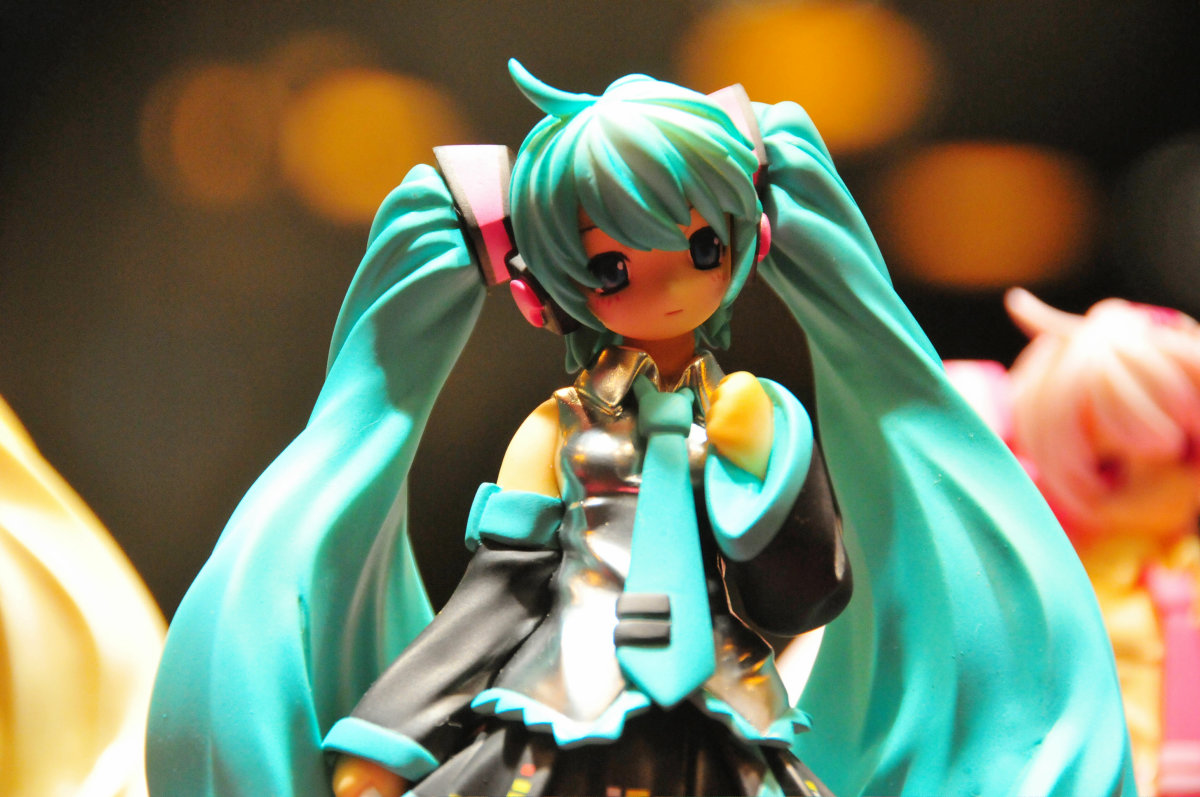 初音ミクを独自のロリータ風にアレンジ＆ゴスロリ風＆桜ロリミク2012