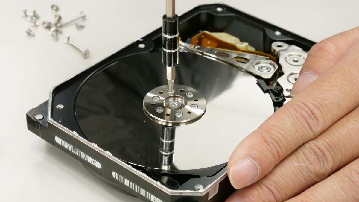 ヘリウム充填HDDの中身が気になったので実際にバラバラ分解してみた