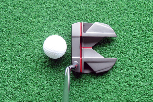 小ぶりなヘッドでオートマチックに打てる」ナイキ メソッド コンバージ