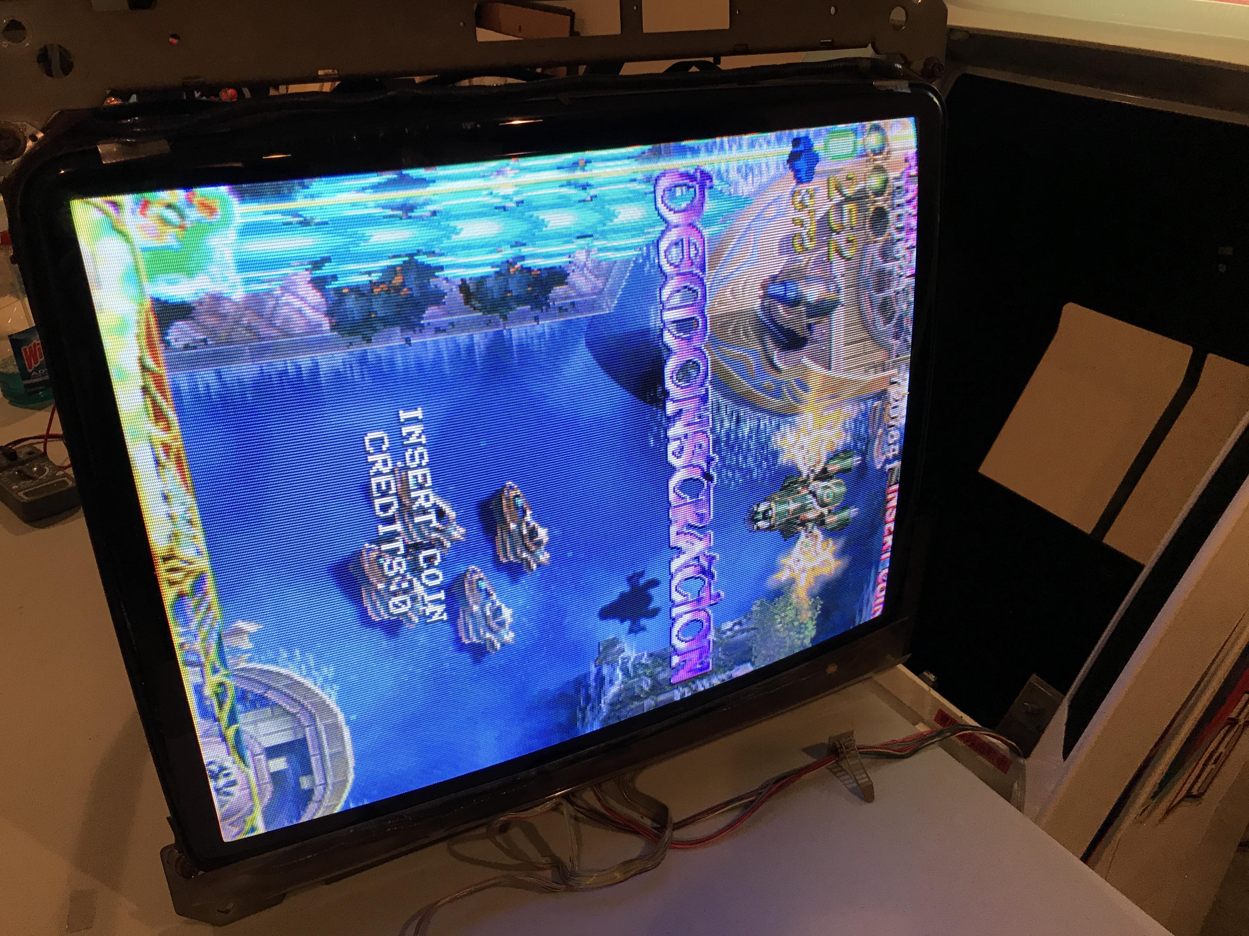 ナナオ MS-2930、やっとちゃんと動くようになった。29インチの鮮やかで