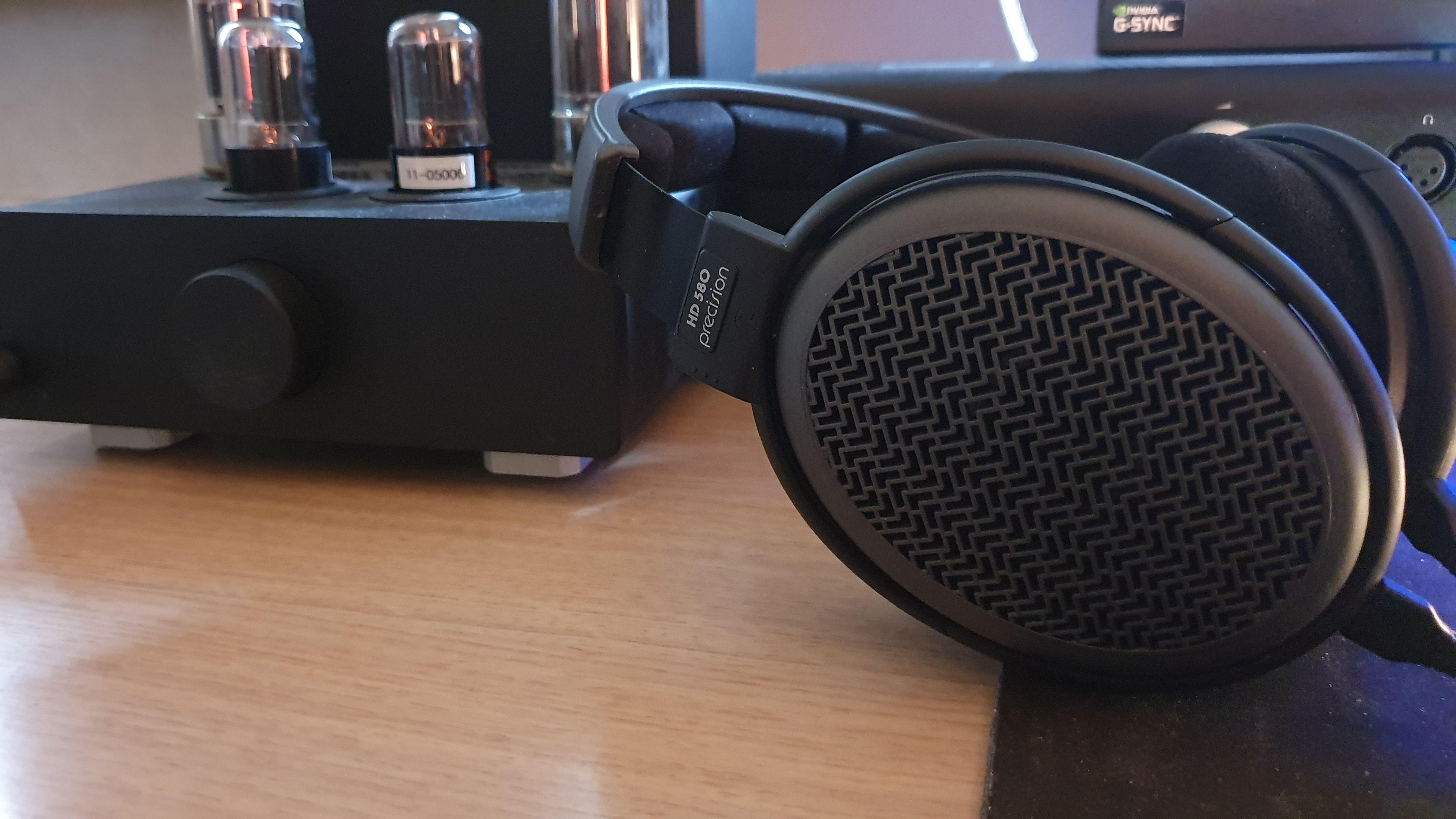 Sennheiser HD580 Precision - Old but still gold : r/headphones