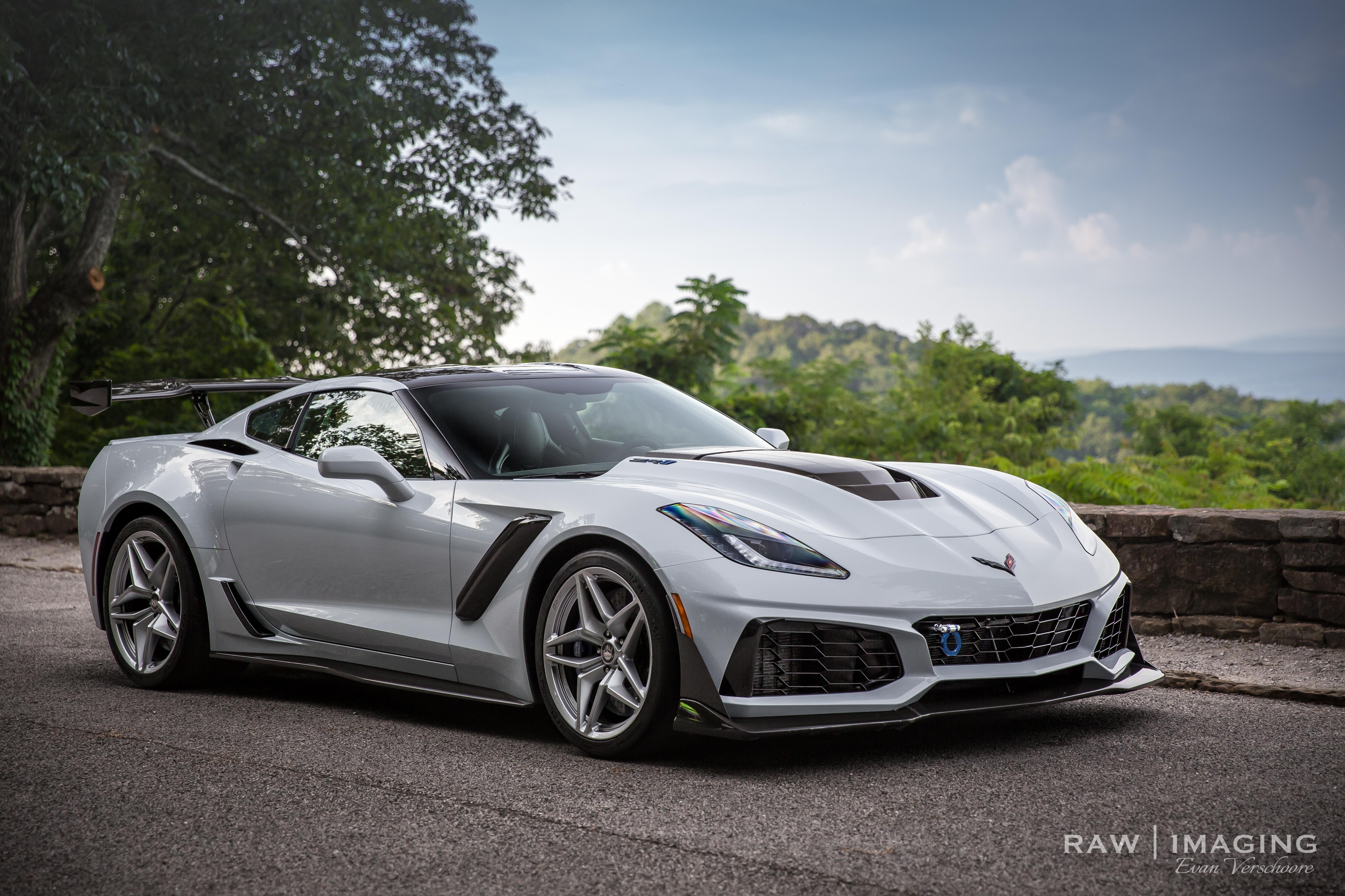 Corvette ZR1 in Matrix Grey Metallic [5612x3741] : r/carporn