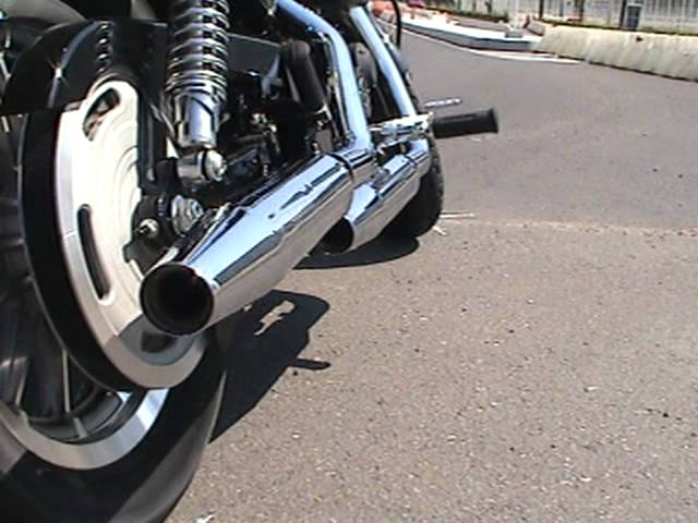 ハーレー スポーツスター 北米マフラー（穴あけなし） 日本仕様 比較