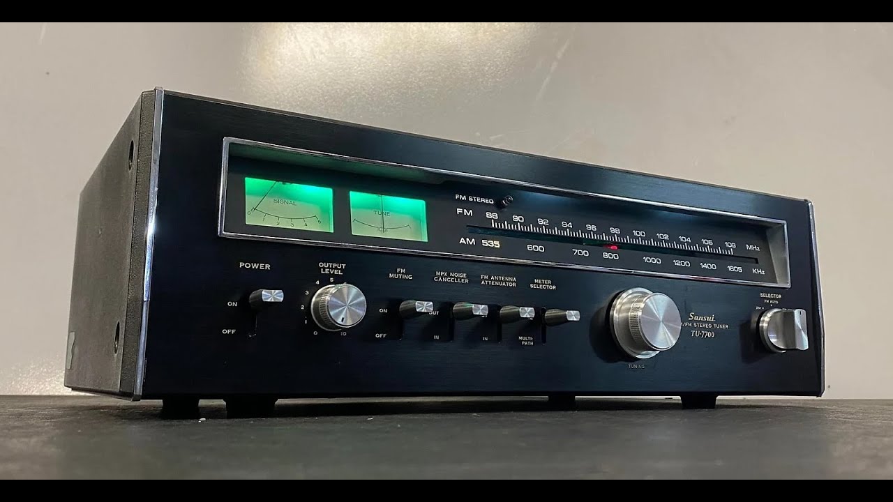Vintage Sansui TU-7700 AM/FM Stereo Tuner. Gorgeous Black and