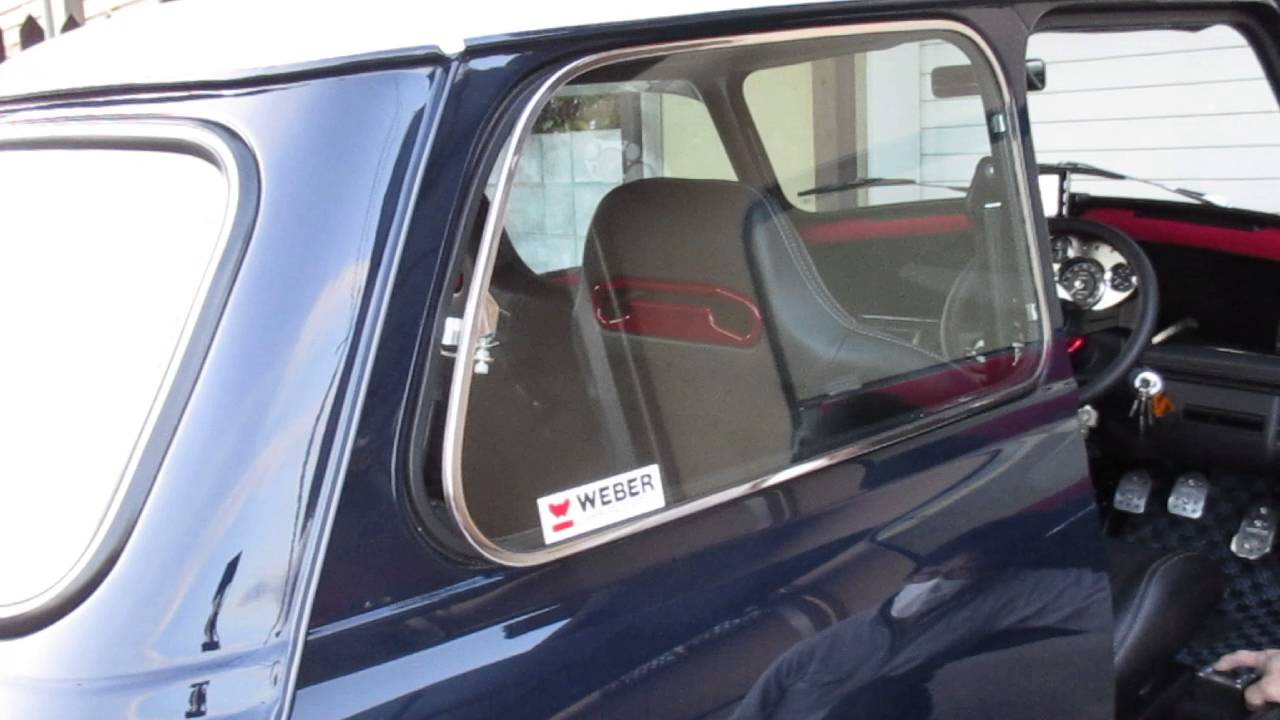 開閉式クォーターウインドの電動化（右のみ）（ローバー ミニ・MK VI