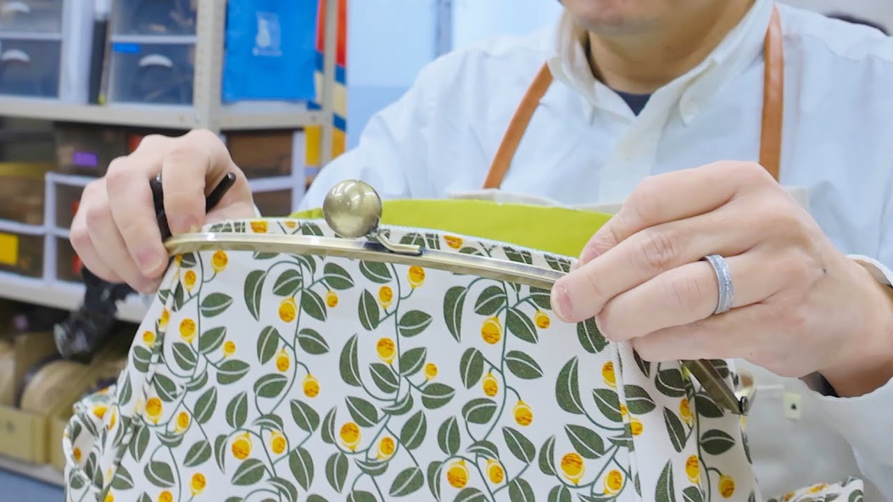 Manufacturing process of Bag with a metal clasp! Amazing