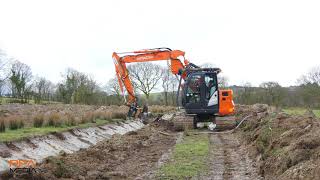 Hitachi ZX85US with Engcon EC214 - YouTube