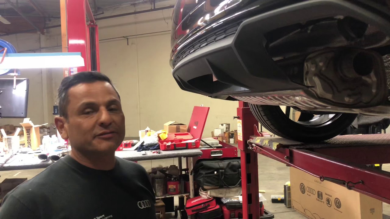 アウディSQ5で、偽物の排気管を本物に交換 : r/Audi
