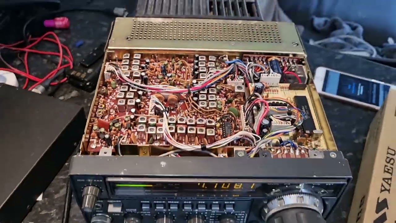 YAESU FT-707 quick look - YouTube