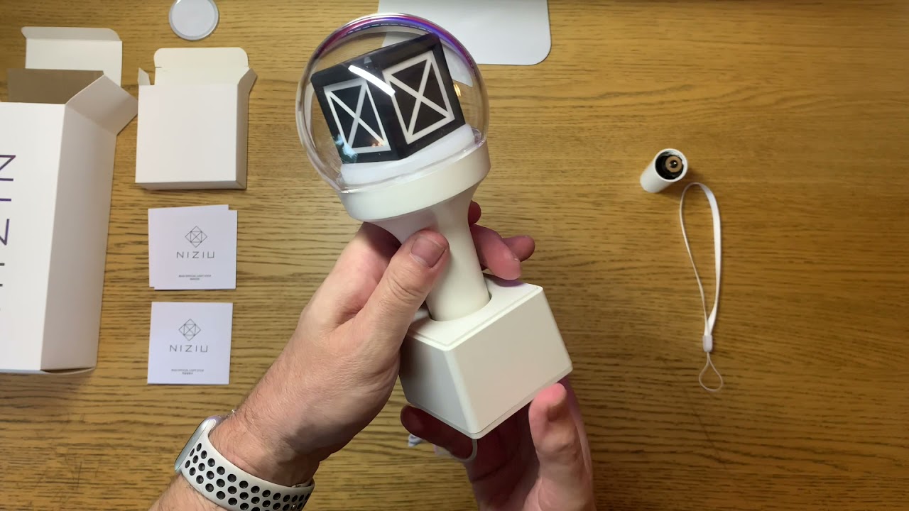 NiziU Light Stick Unboxing - YouTube