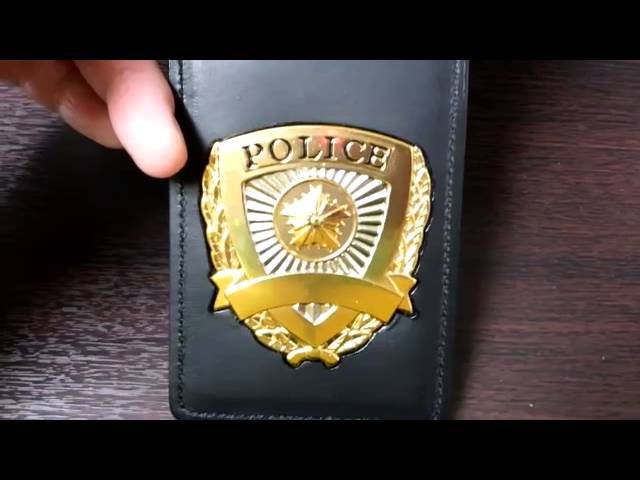 オリジナル警察手帳（レプリカ） 演劇、撮影小道具 エンブレムのつくり