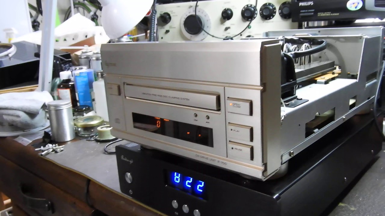 Esoterc P-700 Transport featuring magnetic drive, frictionless KSS