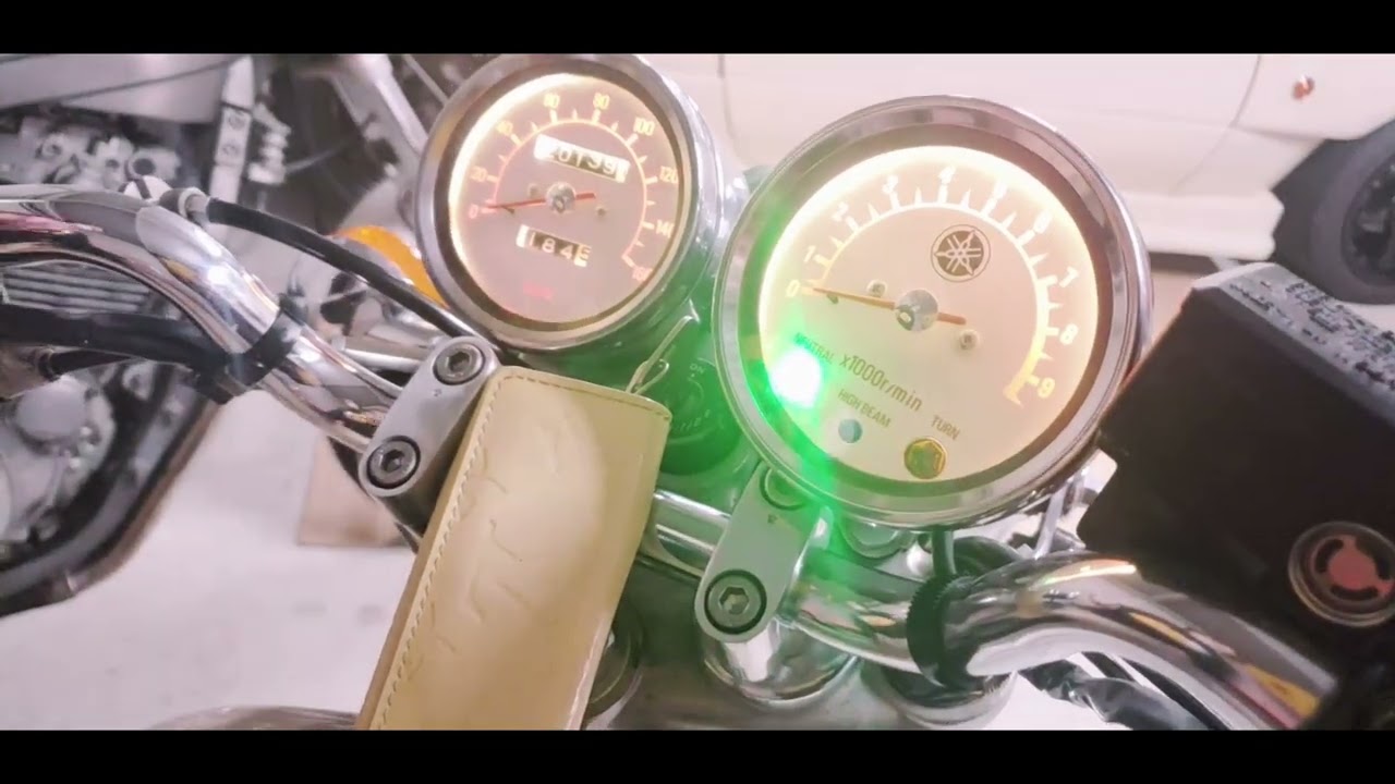 ヤマハSR400】タコメーターを交換する。 - YouTube