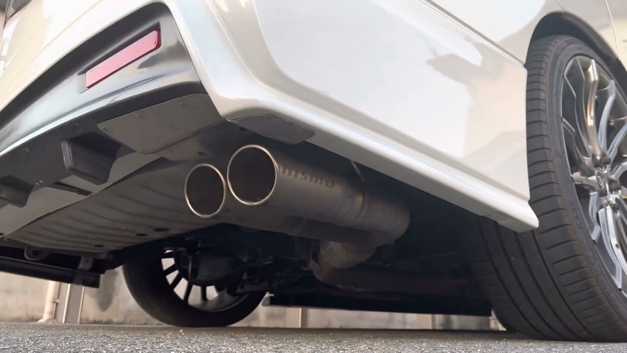 E52 エルグランド BE FREE中間パイプ交換 - YouTube