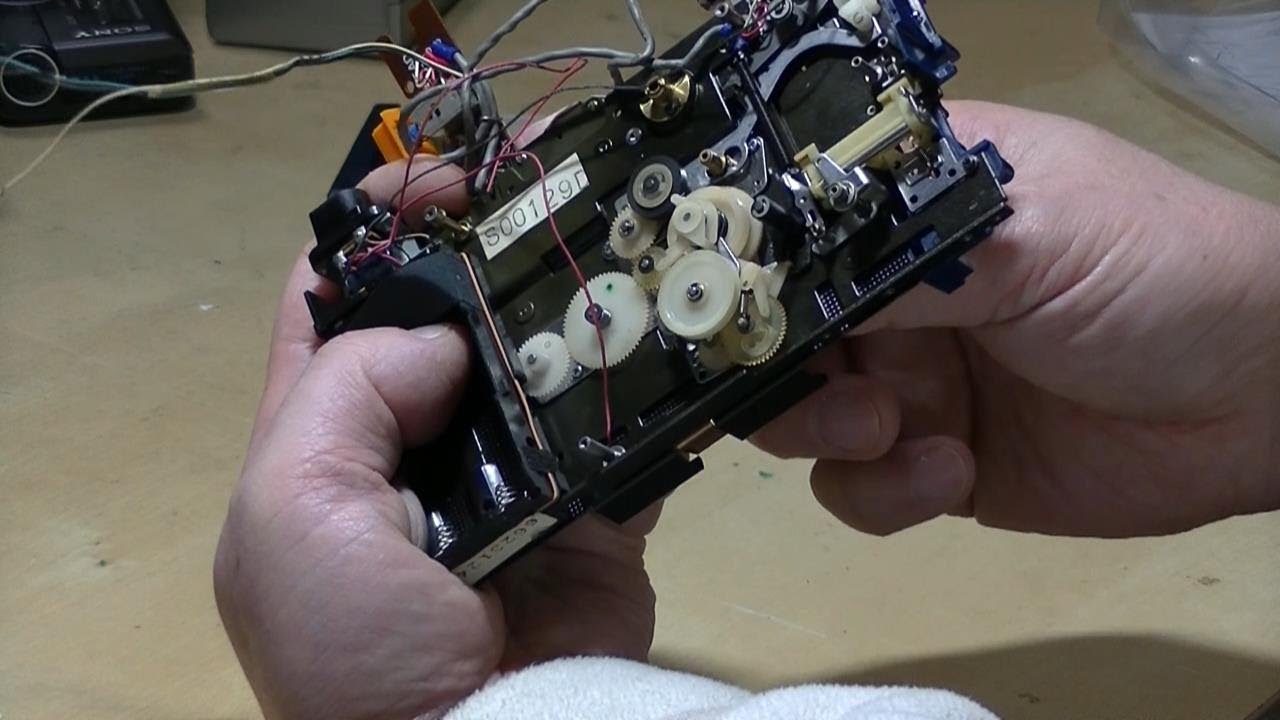 Take a look inside the original Sony Walkman (disassembly) - YouTube