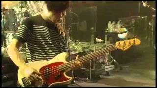 スピッツ - 「ビギナー」（「とげまる20102011」より） - YouTube