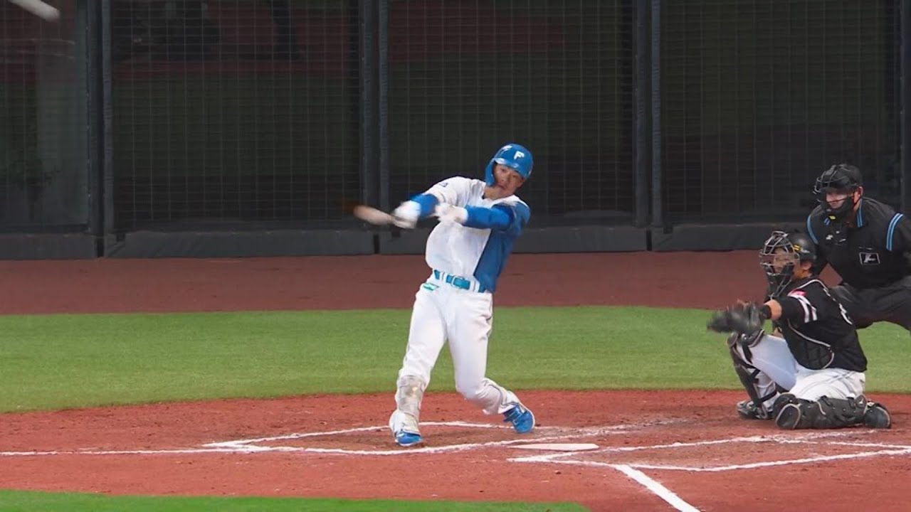 4番起用に応えた！ 北海道日本ハム・福田光輝が走者一掃の適時二塁打
