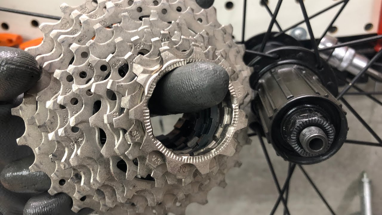 Easy! How to install and remove road bike sprockets - YouTube