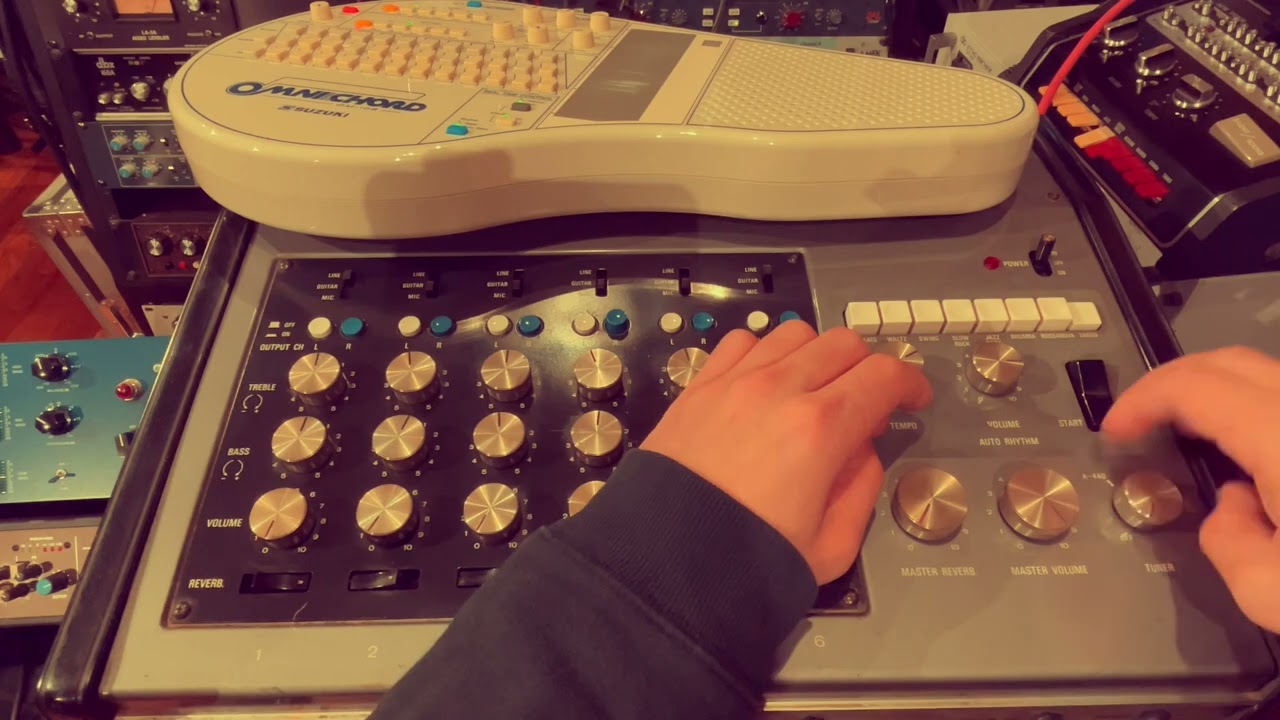 Yamaha EM-90A Rhythm Box Mixer - YouTube