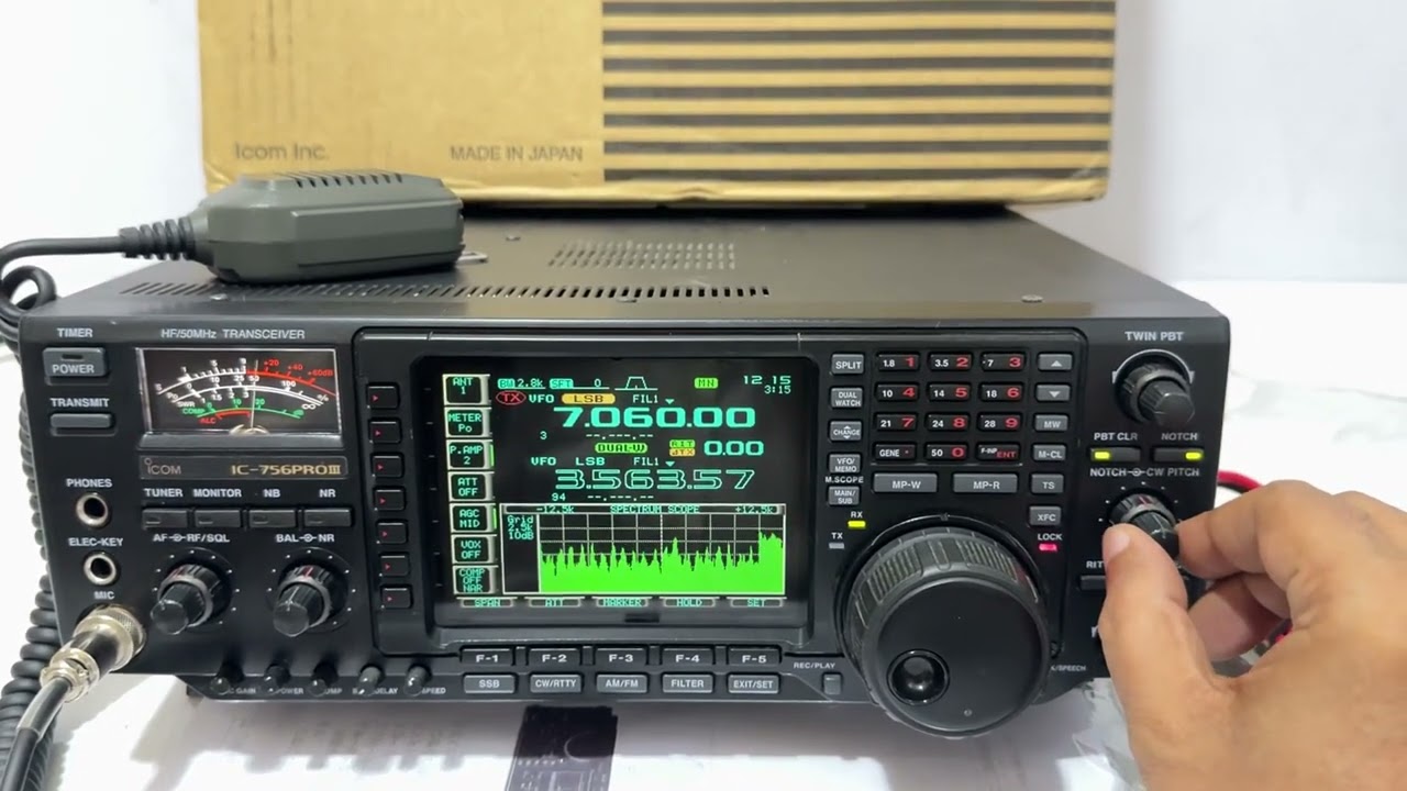 Icom IC-756 Pro 3 Test RX - YouTube