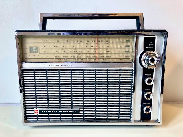 National Panasonic R-100 Radio 4-Band 9-Transistor Shortwave SW MW