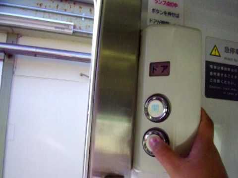 JR宇都宮線 211系3000番台(A31,モハ210-3031) 半自動ドア 開閉 - YouTube