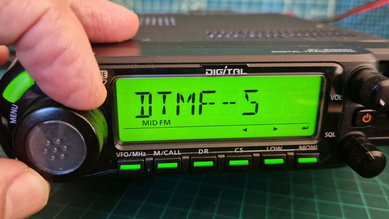 ICOM ID-E880 ADD REPEATER & NAME MEMORY CHANNEL - YouTube