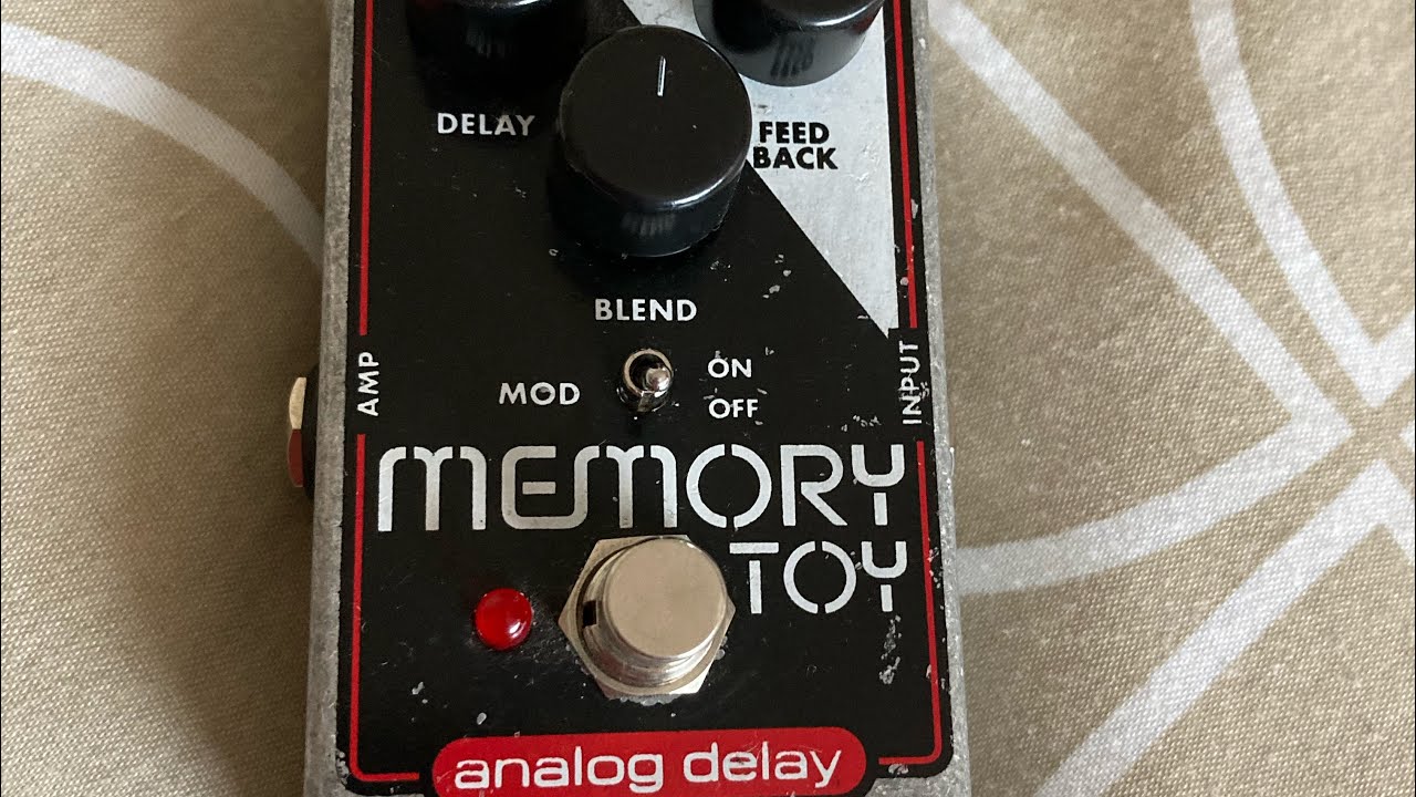 Electro Harmonix Memory Toy Analog Delay (demo / review) - YouTube