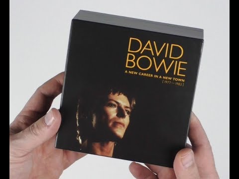David Bowie / A New Career in a New Town CD unboxing video - YouTube