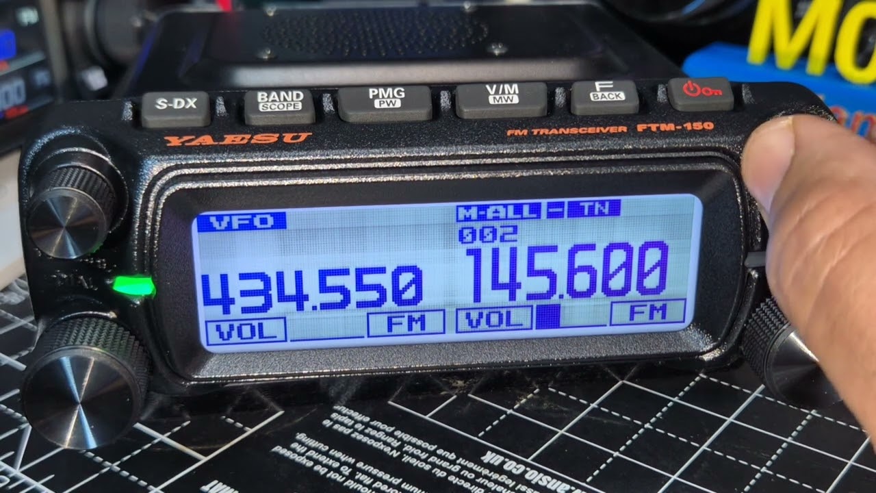 Yaesu FTM150 - First Power on. - YouTube