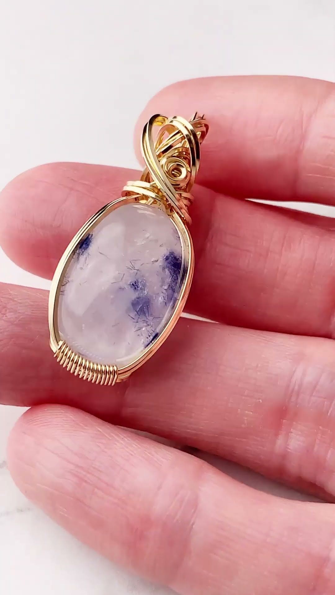 デュモルチェライトインクォーツ ペンダントトップ ワイヤーラッピング