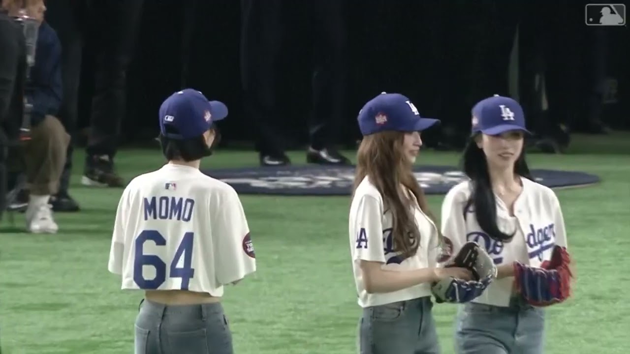 K-Pop group MISAMO hang with Dodgers, throw first pitch in Tokyo