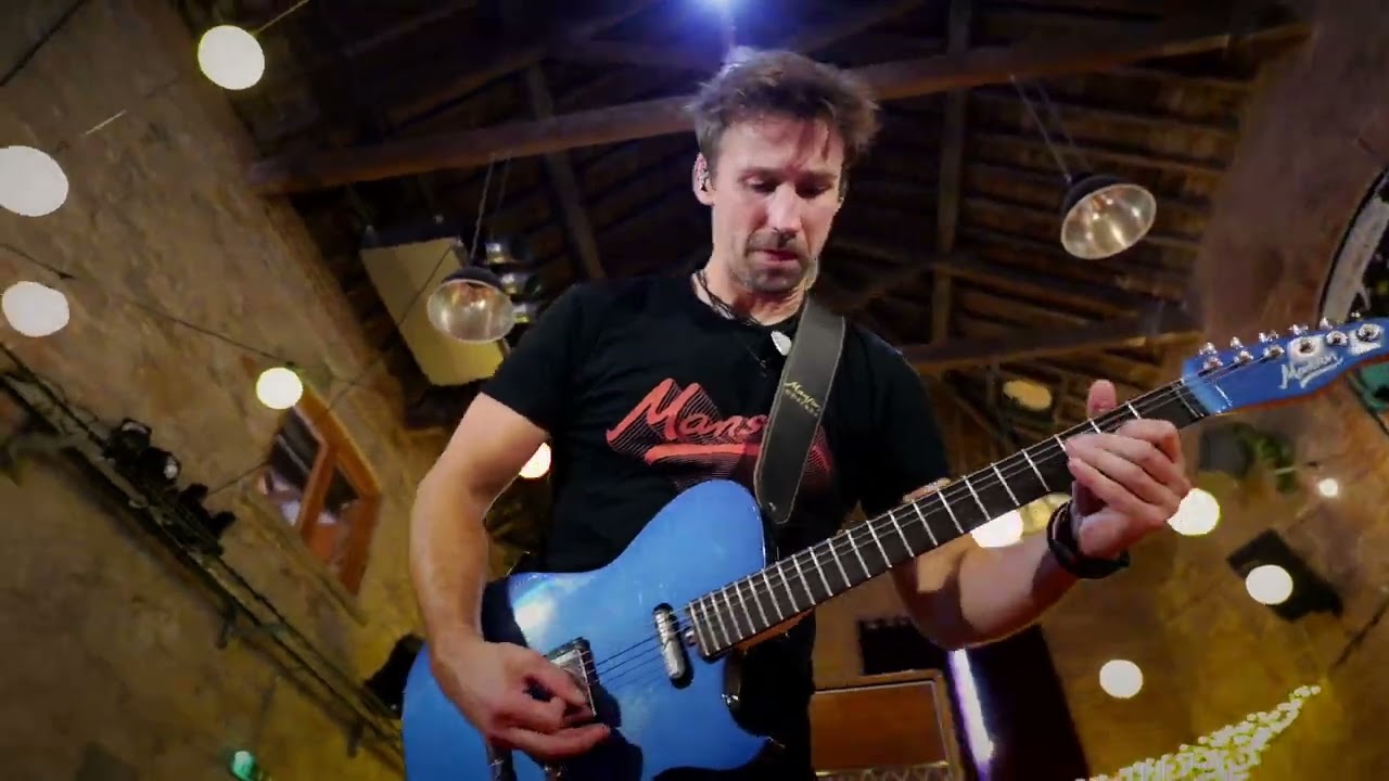 MANSON SUPERMASSIVE BLACK FUZZ | Manson Guitar Works