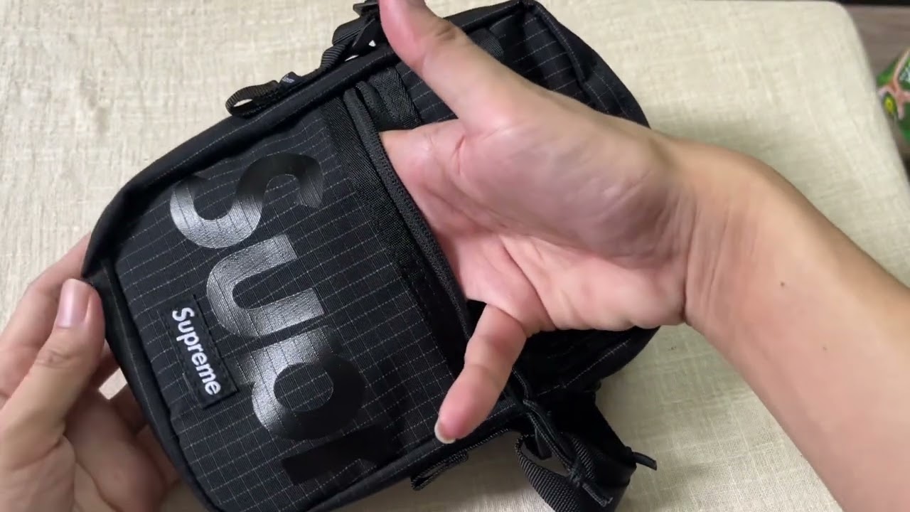 Review Supreme Shoulder Bag Black (SS24) - YouTube