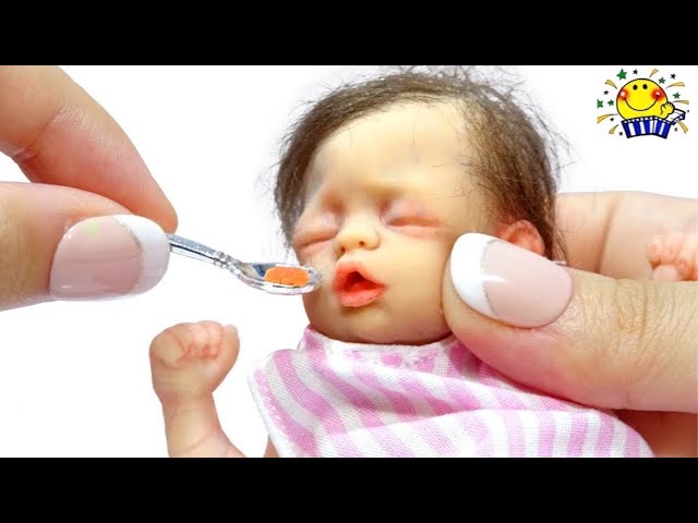 かわいい❣️赤ちゃん人形のお世話】みかんちゃんとミルクをあげて