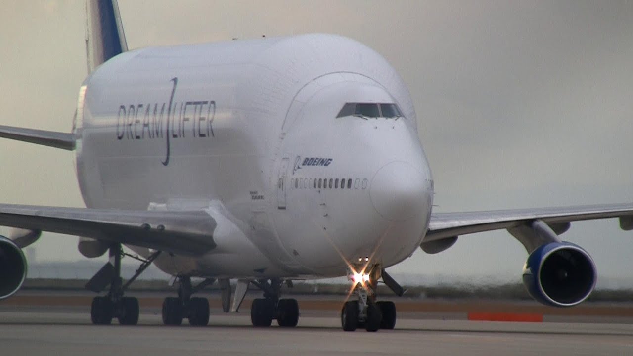 Boeing 747 LCF Dreamlifter N780BA Landing at Nagoya - YouTube