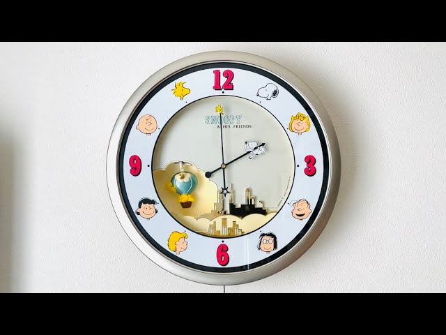 針が踊るからくり時計 スヌーピーM689 壁掛け時計 - YouTube